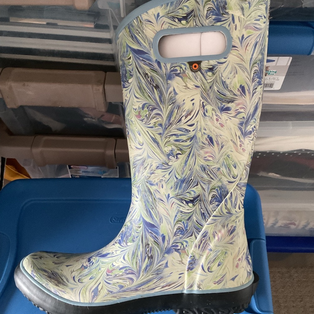 Bogs Women's Light Green Swirl Winter Rain Boots - Picture 4 of 6